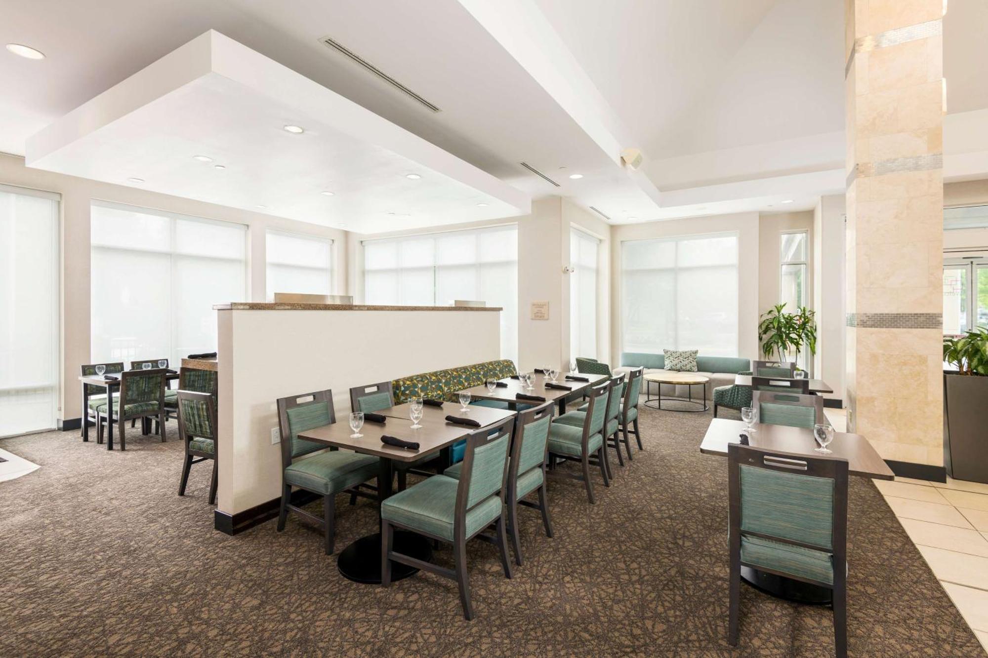 Hilton Garden Inn Silver Spring White Oak Экстерьер фото