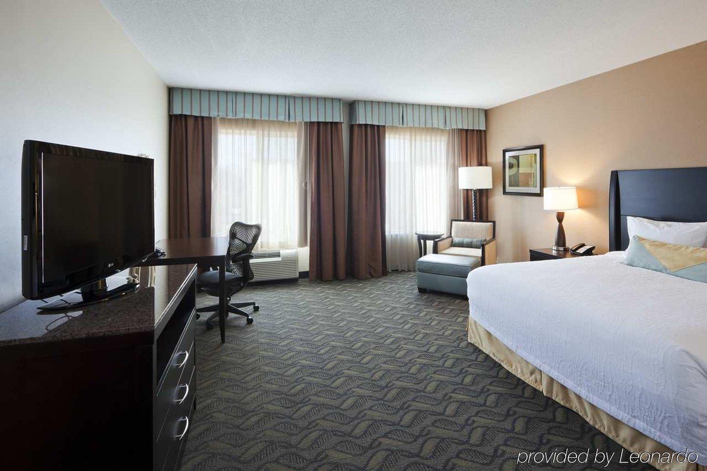 Hilton Garden Inn Silver Spring White Oak Номер фото