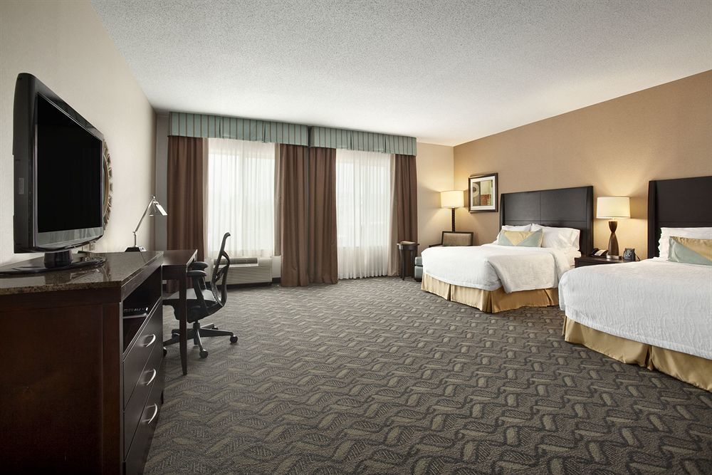 Hilton Garden Inn Silver Spring White Oak Экстерьер фото