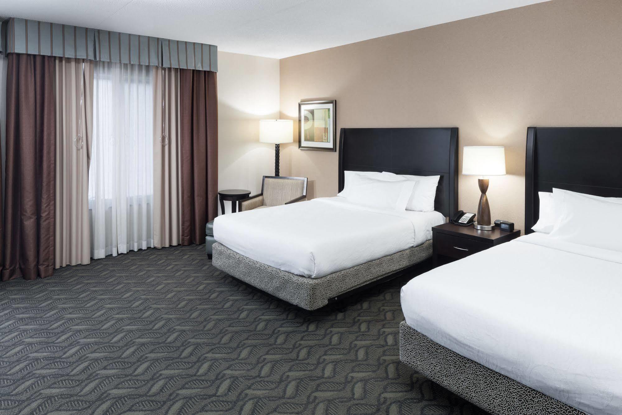 Hilton Garden Inn Silver Spring White Oak Экстерьер фото