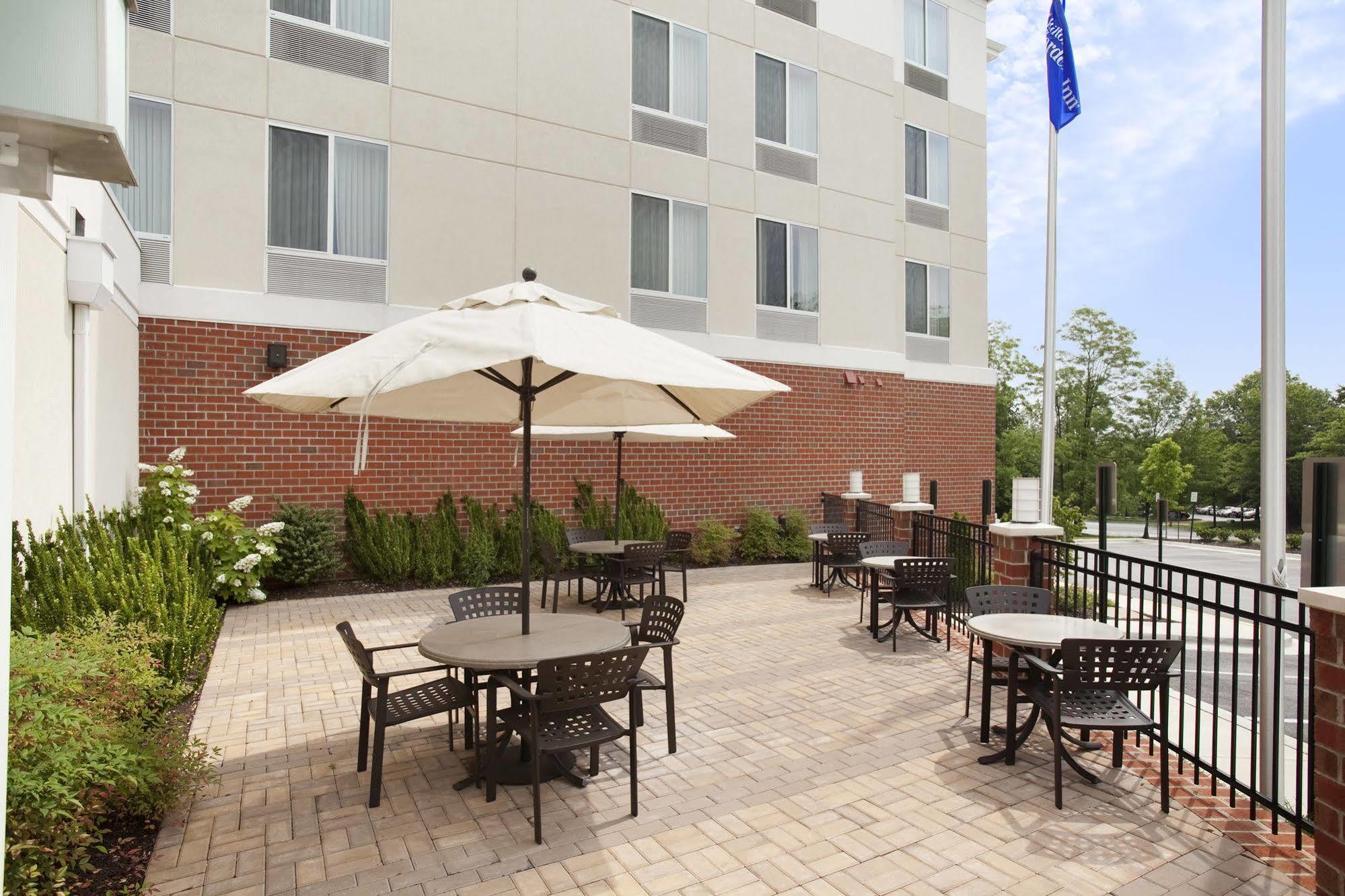 Hilton Garden Inn Silver Spring White Oak Экстерьер фото