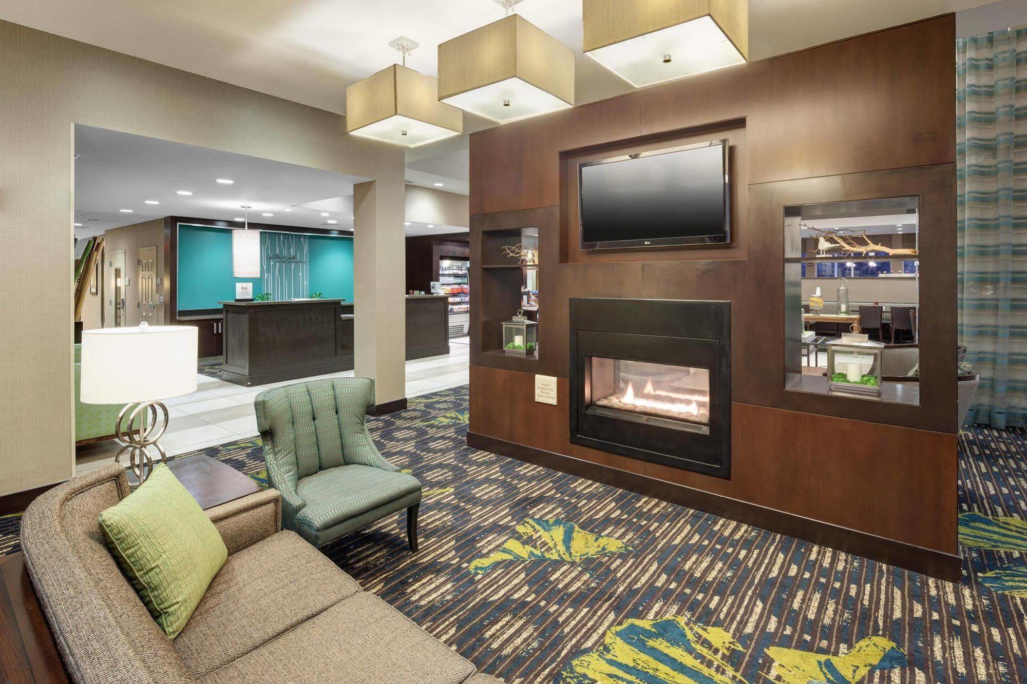 Hilton Garden Inn Silver Spring White Oak Экстерьер фото