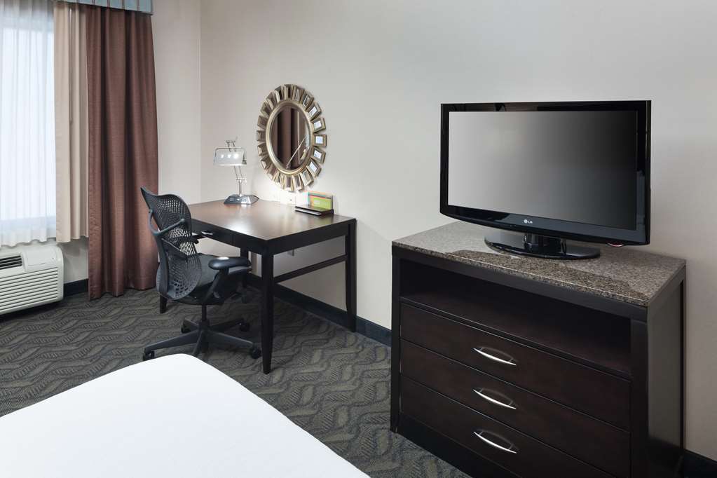 Hilton Garden Inn Silver Spring White Oak Номер фото